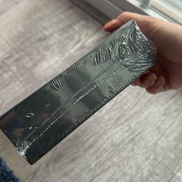 LED skin tightening device. 3-in-1 Microcurrent Facial Massager. - Picture 7 of 7